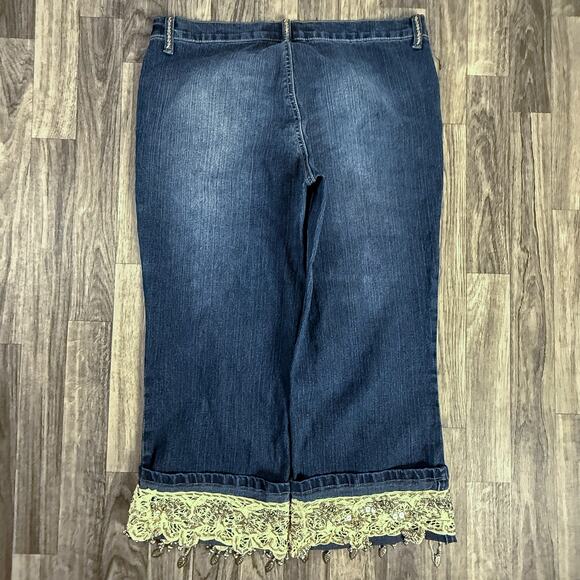 Blue Pointe Authentic Denim Embellished Lace-Trimmed Capri Jeans Y2K Retro - Picture 2 of 10